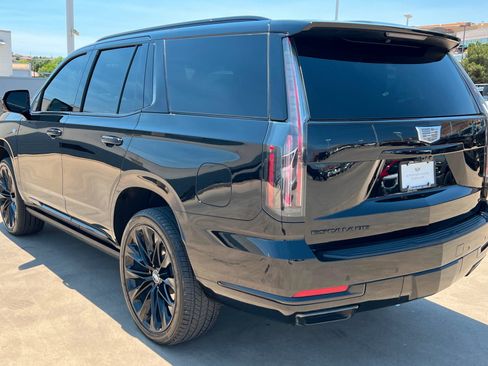 Used 2025 Cadillac Escalade Sport Platinum w/ LPO, ONYX Package AWD/4WD image 3