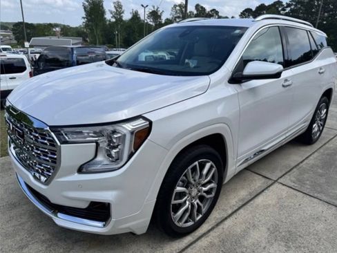 Used 2022 GMC Terrain Denali AWD/4WD image 1