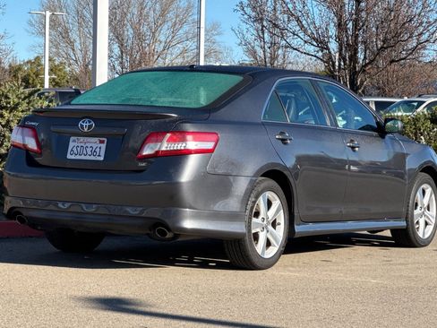 Used 2011 Toyota Camry SE image 4