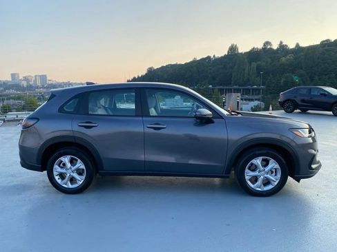 Used 2024 Honda HR-V LX image 3