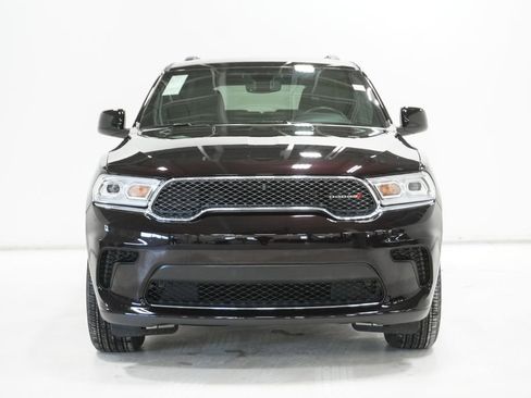Used 2024 Dodge Durango SXT w/ 3rd Row Seating Group image 3