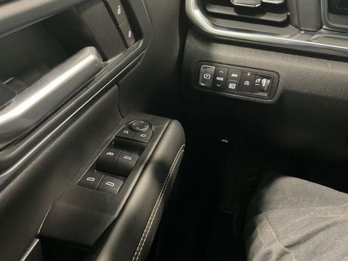 Used 2025 GMC Terrain Elevation image 17