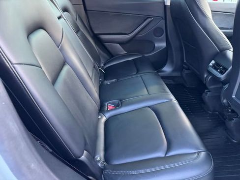 Used 2021 Tesla Model Y Performance image 8