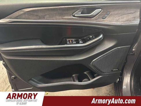 Used 2023 Jeep Grand Cherokee L Overland image 7