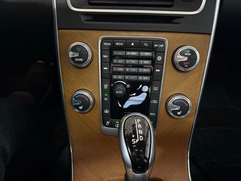 Used 2016 Volvo S60 T5 Inscription Platinum image 12