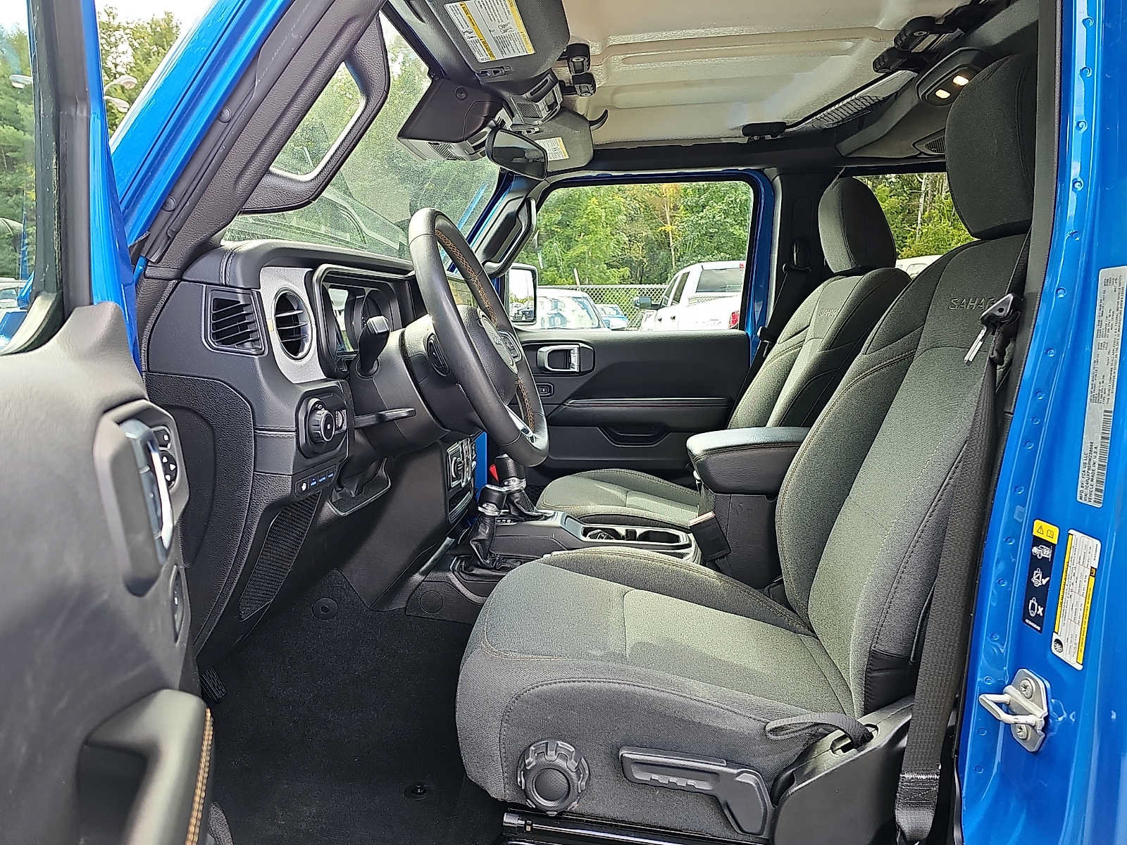 Used 2024 Jeep Wrangler Unlimited Sahara AWD/4WD image 14