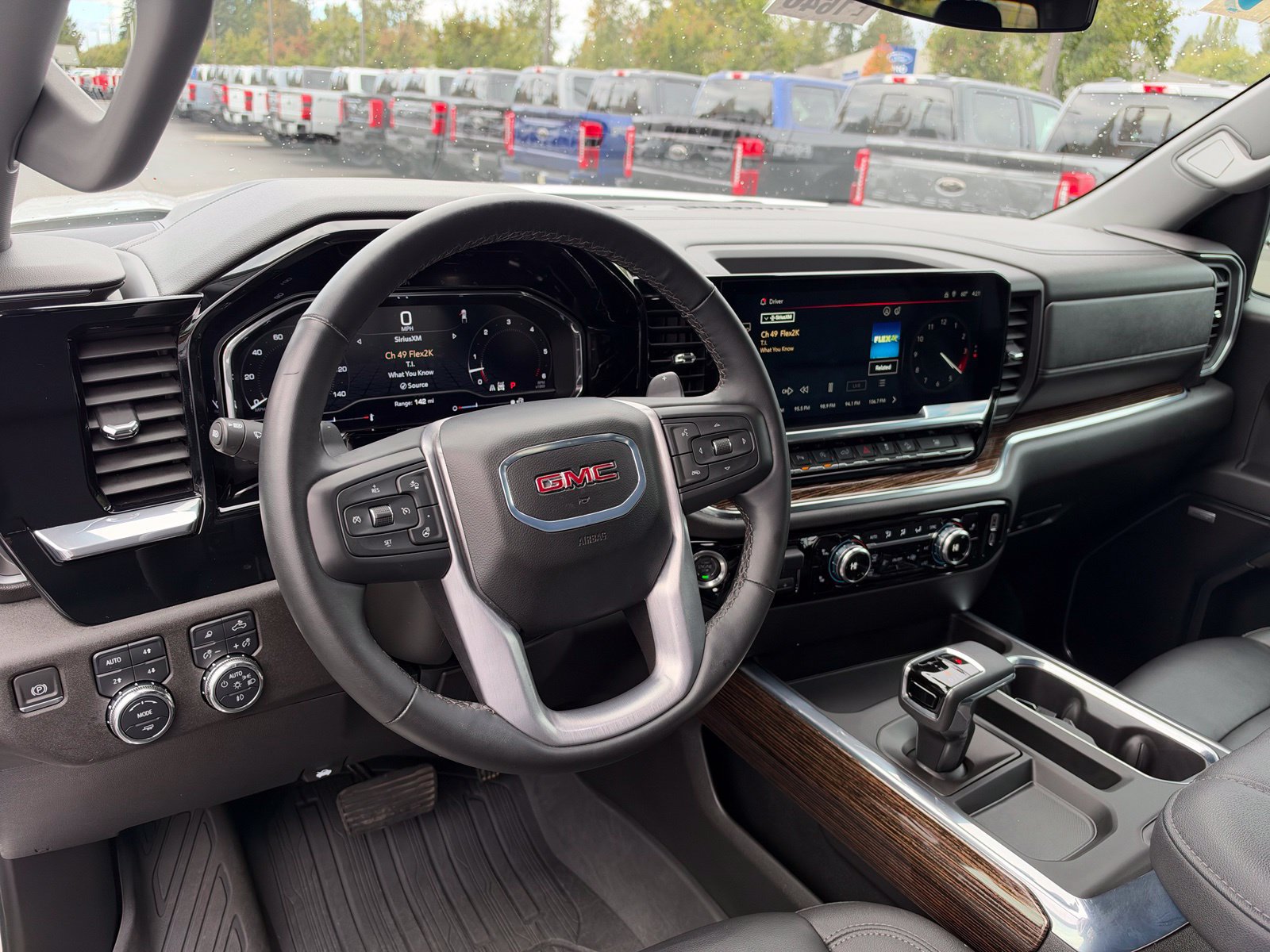 Used 2024 GMC Sierra 1500 Elevation w/ Elevation Premium Package AWD/4WD image 13
