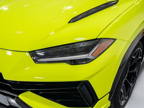 Used 2024 Lamborghini Urus Performante AWD/4WD image 34