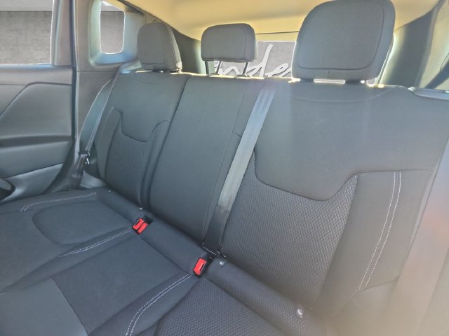 Used 2023 Jeep Renegade Altitude AWD/4WD image 22