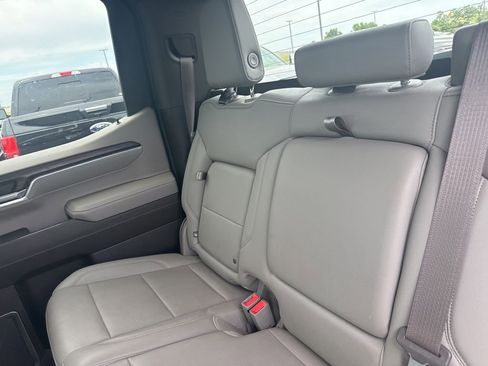 Used 2023 GMC Sierra 1500 SLT w/ SLT Premium Package AWD/4WD image 12