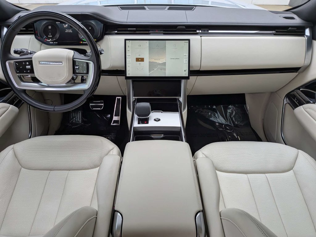 Certified 2025 Land Rover Range Rover SE AWD/4WD image 14