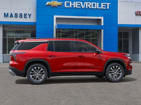 New 2026 Chevrolet Traverse LT w/ Sun and Wheel Package FWD image 5