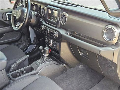 Used 2021 Jeep Wrangler Unlimited Sahara AWD/4WD image 21