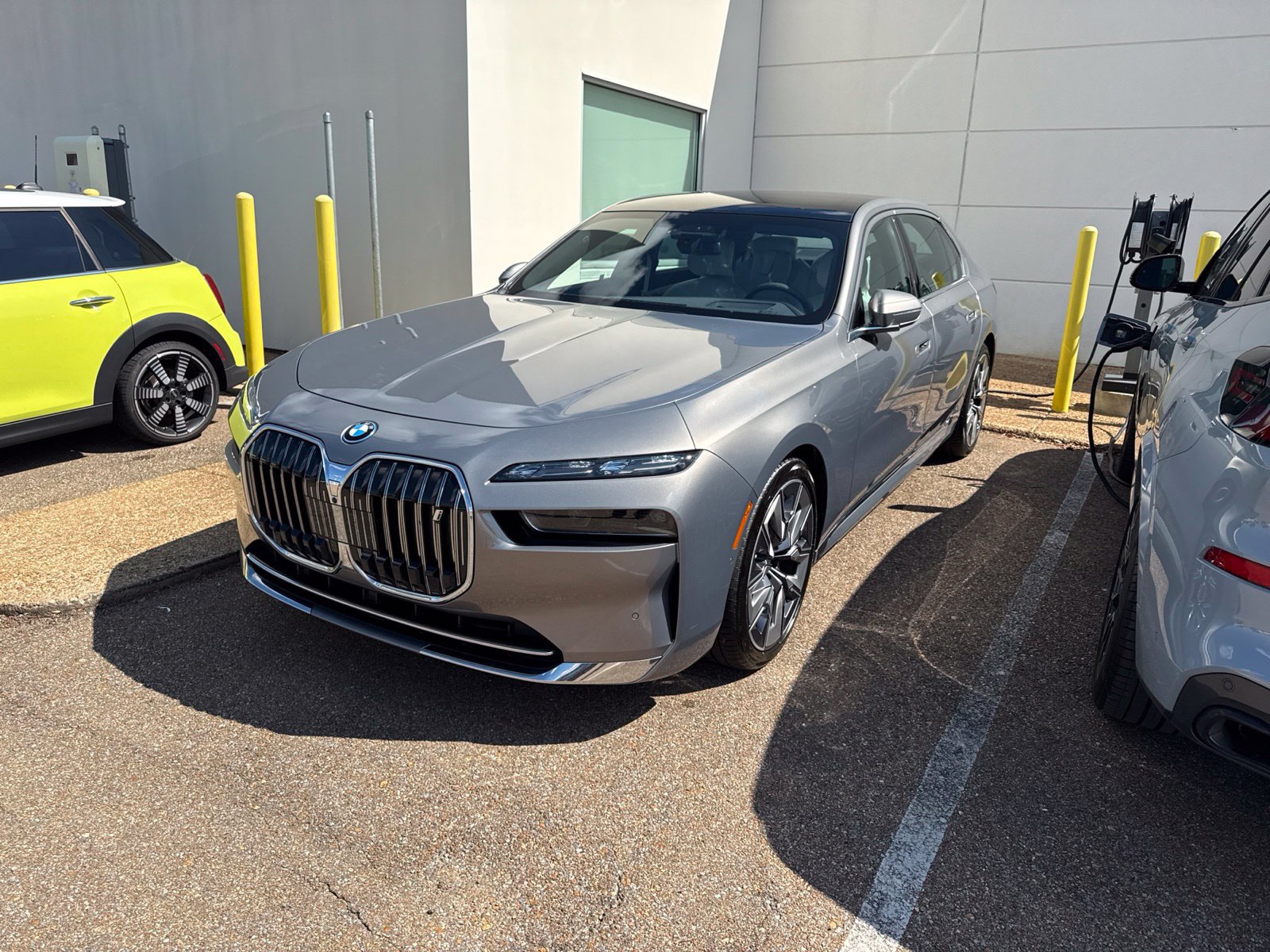 Certified 2023 BMW i7 xDrive60 AWD/4WD image 1