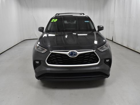 Used 2020 Toyota Highlander XLE image 4