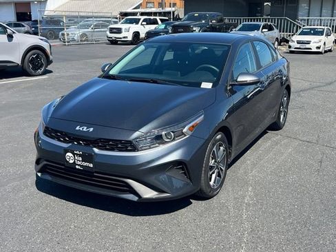 Certified 2023 Kia Forte LXS w/ LXS Technology Package FWD image 3