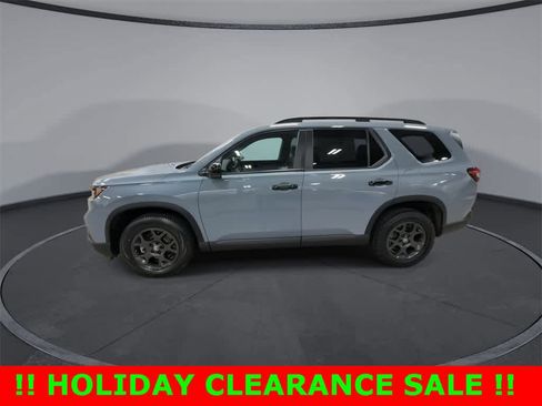 Used 2024 Honda Pilot TrailSport image 5