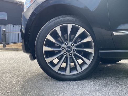 Used 2020 Lincoln Navigator Reserve image 17