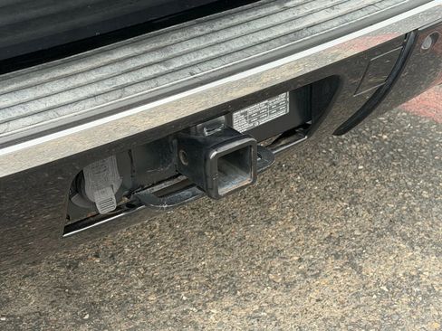 Used 2010 Cadillac Escalade ESV Premium image 22