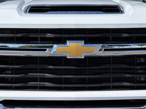 Used 2025 Chevrolet Silverado 2500 LT w/ Convenience Package AWD/4WD image 47