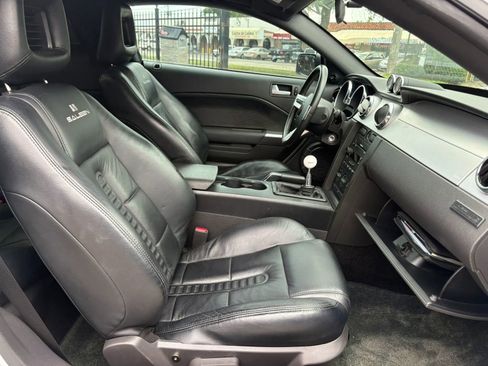 Used 2005 Ford Mustang GT RWD image 12