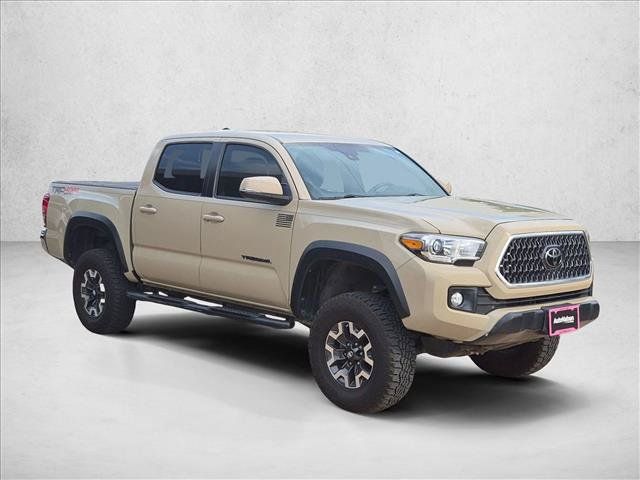 Used 2018 Toyota Tacoma TRD Off-Road AWD/4WD image 3