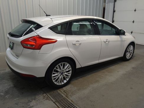Used 2016 Ford Focus Titanium FWD image 10