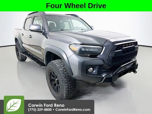 Used 2016 Toyota Tacoma TRD Off-Road AWD/4WD image 1