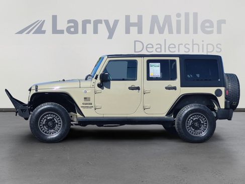 Used 2017 Jeep Wrangler Unlimited Sport AWD/4WD image 2