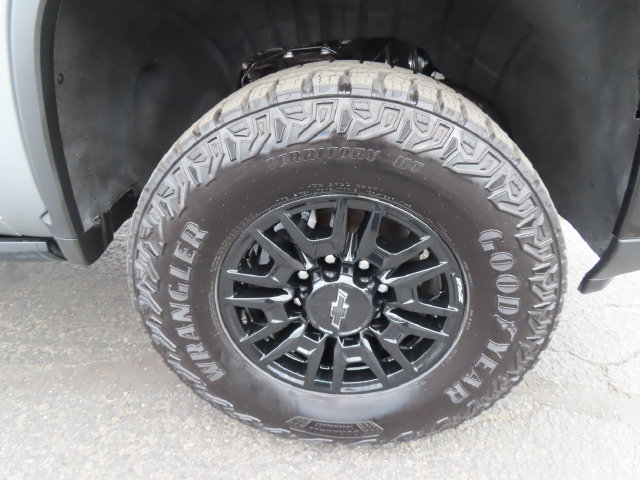 Certified 2025 Chevrolet Silverado 2500 ZR2 w/ Technology Package AWD/4WD image 11