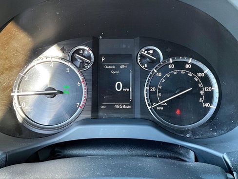 Used 2023 Lexus GX 460 Premium w/ Premium Package image 22