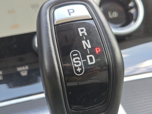 Used 2023 Land Rover Range Rover Evoque R-Dynamic S AWD/4WD image 37