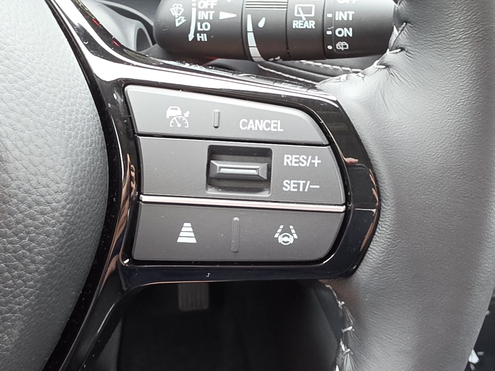Certified 2026 Honda HR-V EX-L image 18