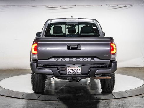 Certified 2020 Toyota Tacoma TRD Off-Road w/ Technology Package AWD/4WD image 3