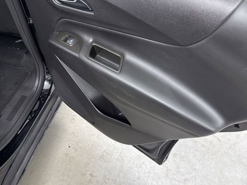 Used 2024 Chevrolet Equinox LT image 34