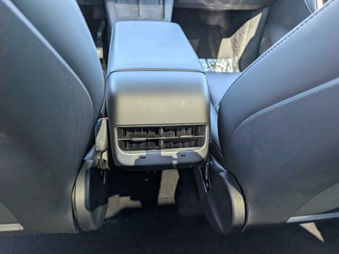 Used 2023 Tesla Model Y Long Range AWD/4WD image 20