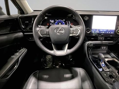 Used 2024 Lexus NX 250 FWD w/ Cold Area Package image 7