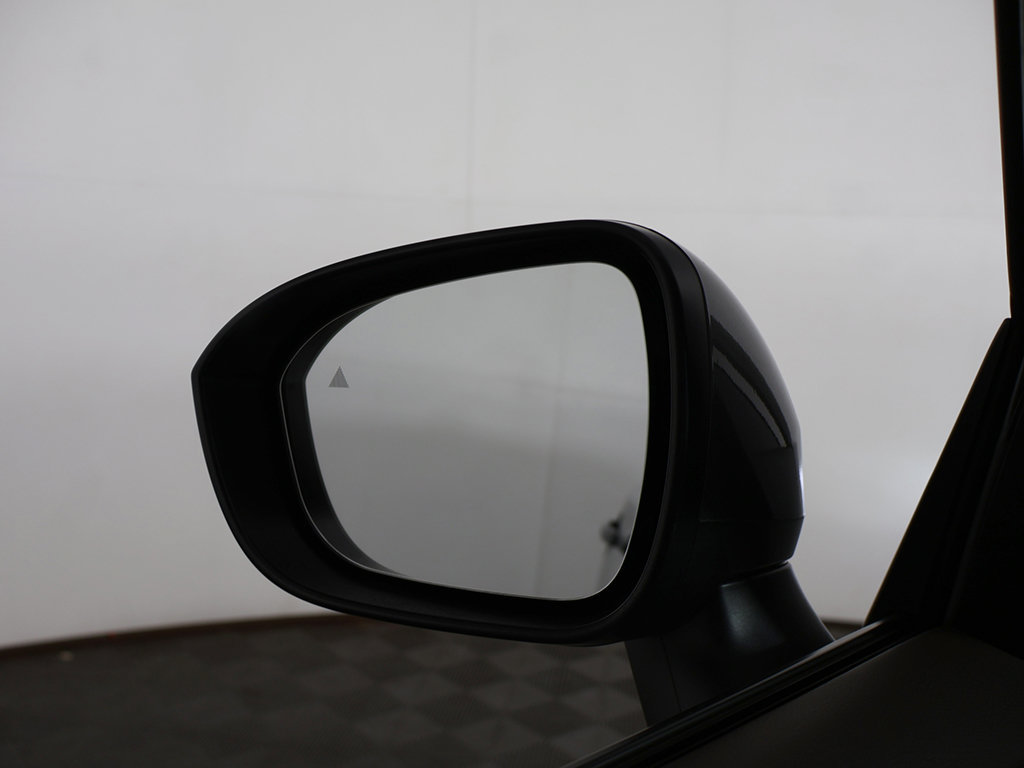 Used 2023 Nissan Rogue SV AWD/4WD image 35