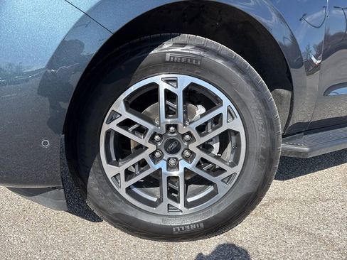 Used 2025 Ford Expedition Active image 4