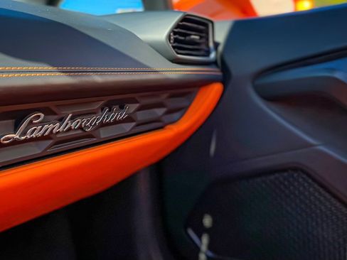 Used 2016 Lamborghini Huracan LP 610-4 image 5