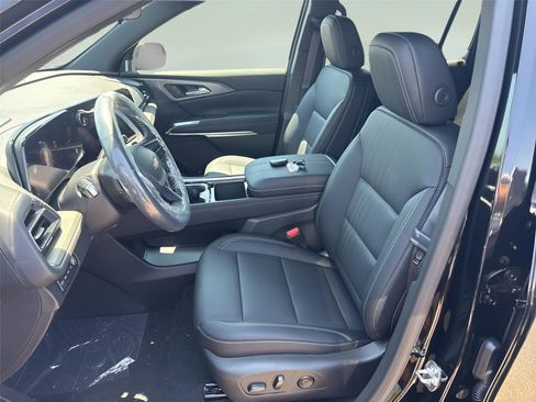 New 2025 Chevrolet Traverse LT image 15
