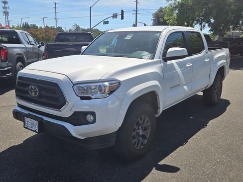 Used 2022 Toyota Tacoma SR5 RWD image 8