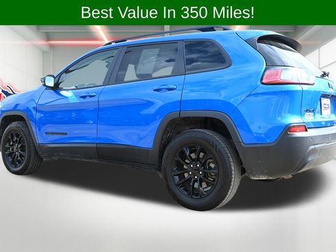 Used 2023 Jeep Cherokee Altitude Lux image 2