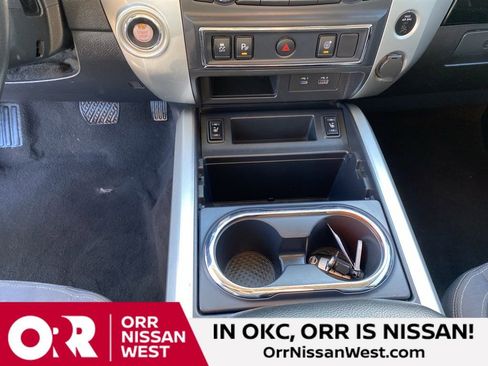Used 2021 Nissan Titan SV w/ SV Convenience Package RWD image 27