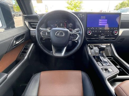 Used 2024 Lexus GX 550 w/ Accessory Package (31) image 5