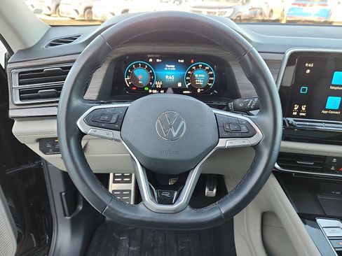 Used 2024 Volkswagen Atlas SEL Premium R-Line image 16