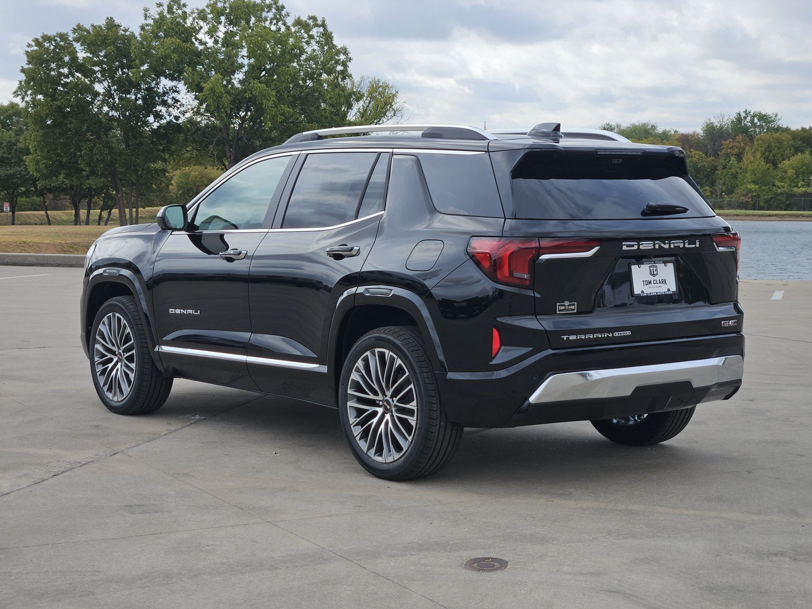 New 2027 GMC Terrain Denali AWD/4WD image 3