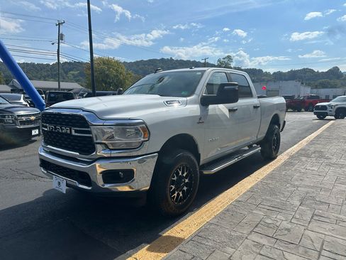 Used 2023 RAM 2500 Big Horn w/ Level 1 Equipment Group image 4