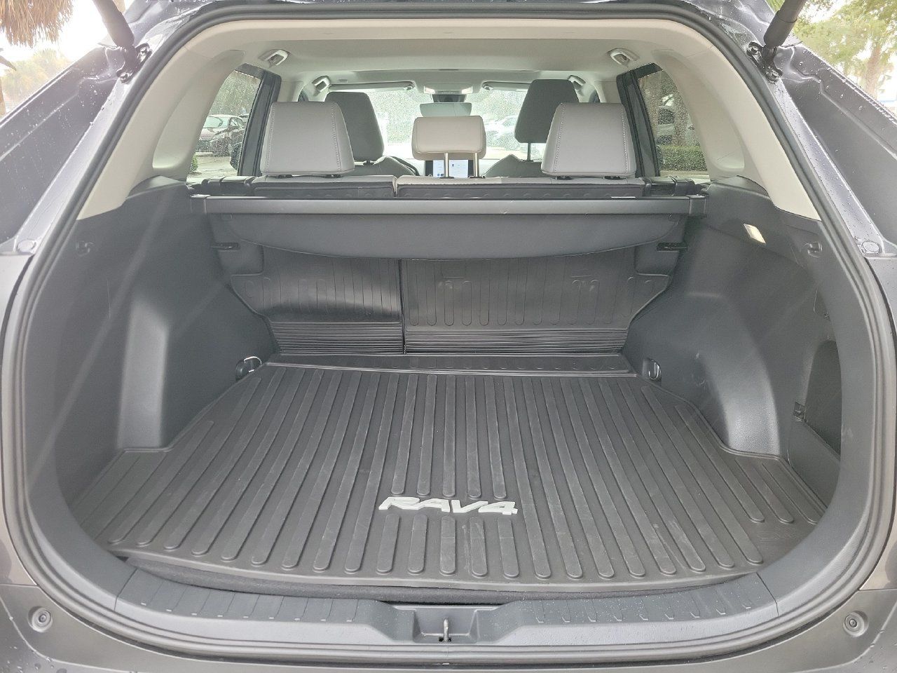 Used 2024 Toyota RAV4 XLE Premium FWD image 8