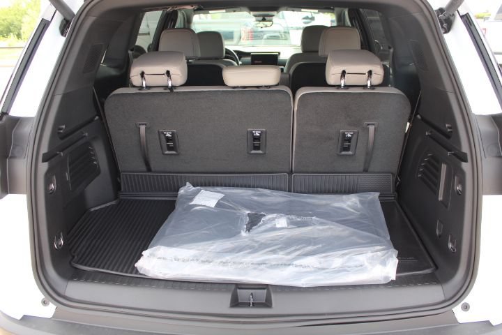 New 2026 GMC Acadia Elevation w/ Elevation Premium Package FWD image 13